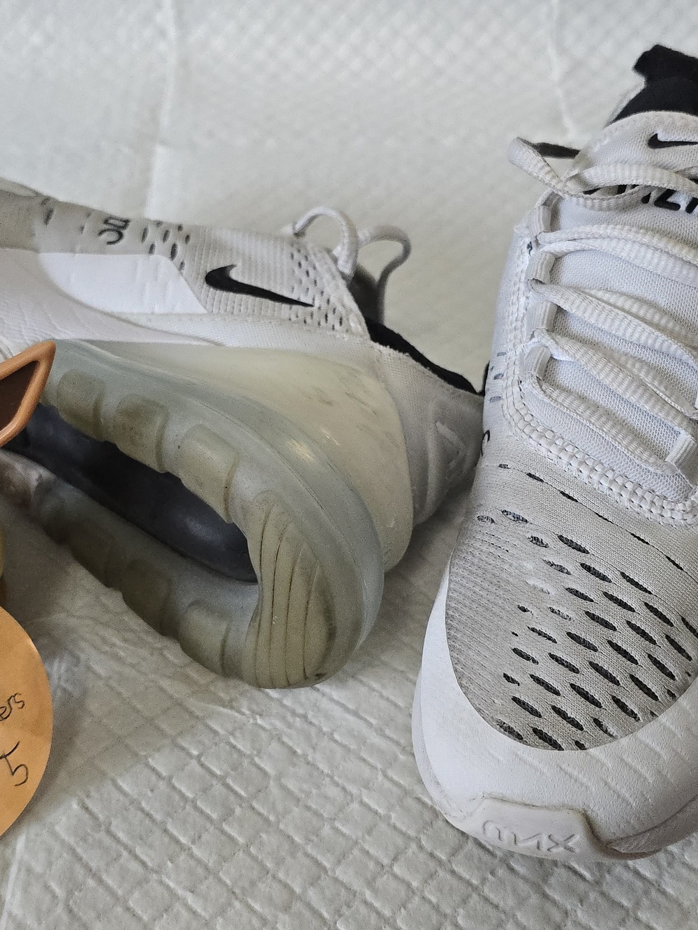 Nike White/Black Air Max 270 Lightweight Running Shoes
